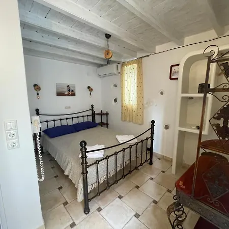 Hotel Burgos Barrio Naxos City